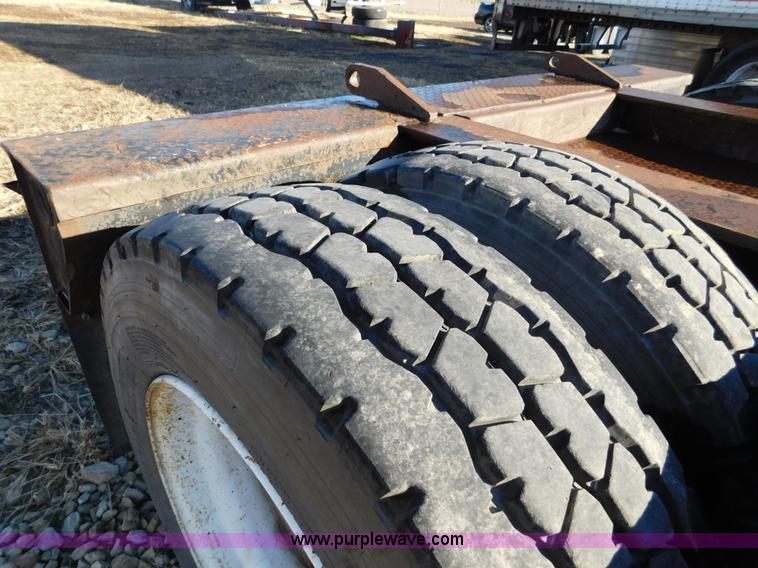 image for item J7482 2006 Eager Beaver 55 GLS lowboy equipment trailer