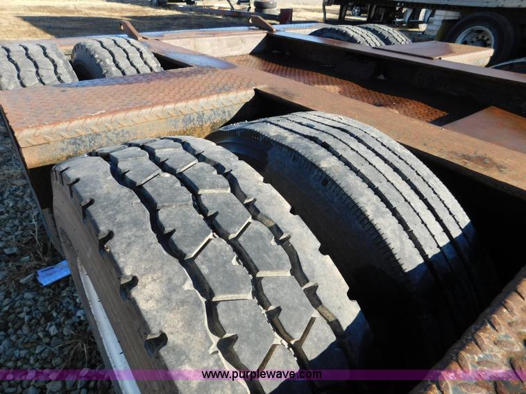 image for item J7482 2006 Eager Beaver 55 GLS lowboy equipment trailer