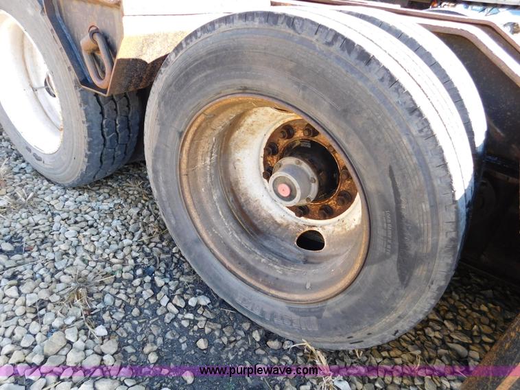 image for item J7482 2006 Eager Beaver 55 GLS lowboy equipment trailer