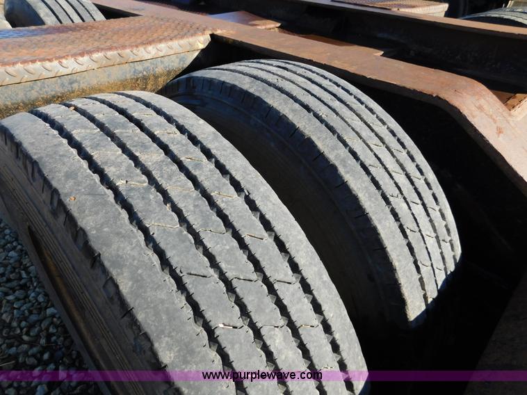 image for item J7482 2006 Eager Beaver 55 GLS lowboy equipment trailer