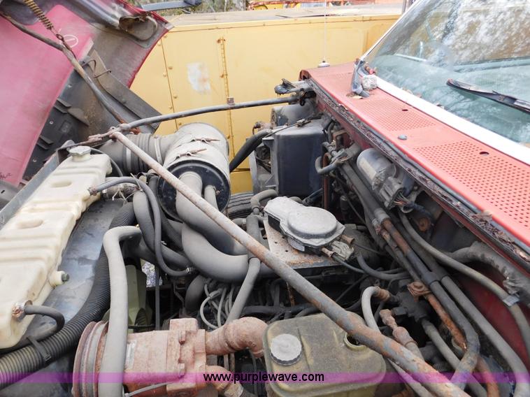 image for item J7489 1995 Ford F700 dump truck