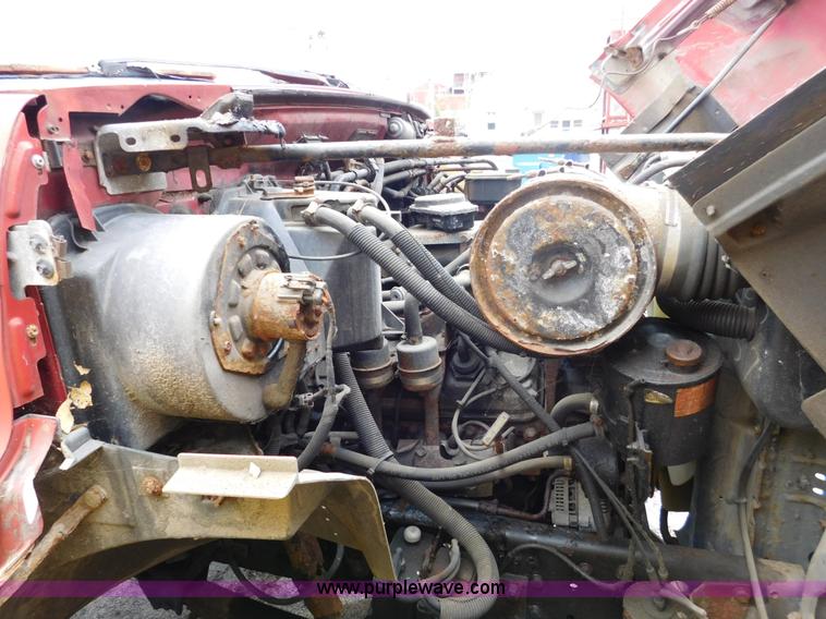 image for item J7489 1995 Ford F700 dump truck