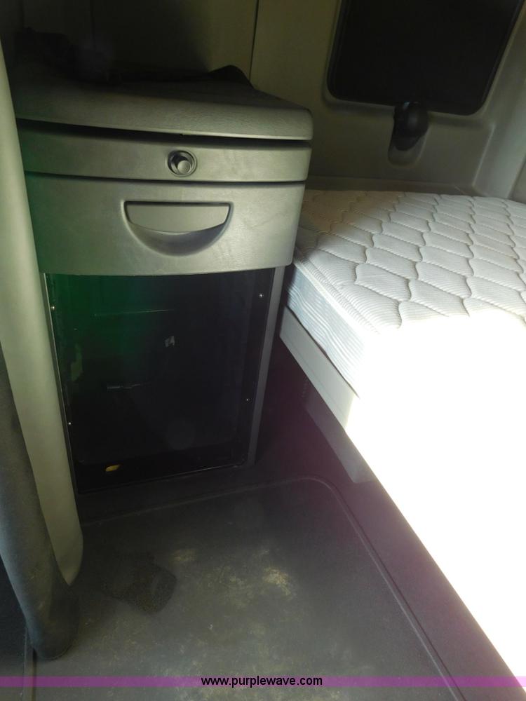 image for item J7491 2012 International ProStar semi truck