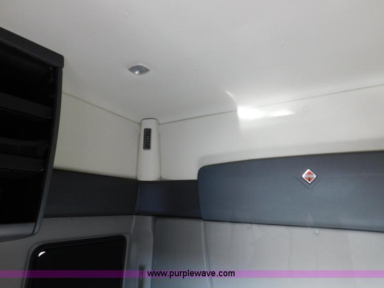 image for item J7491 2012 International ProStar semi truck