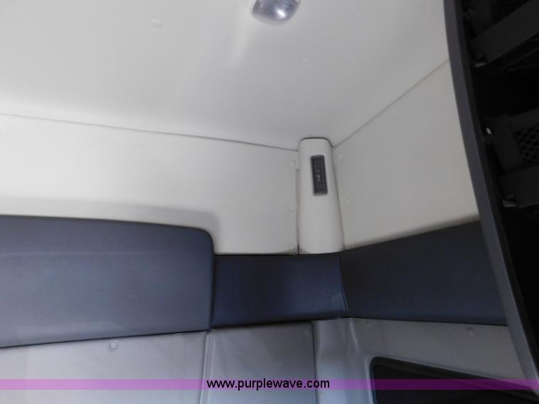 image for item J7491 2012 International ProStar semi truck