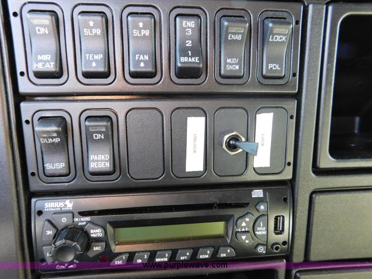 image for item J7491 2012 International ProStar semi truck