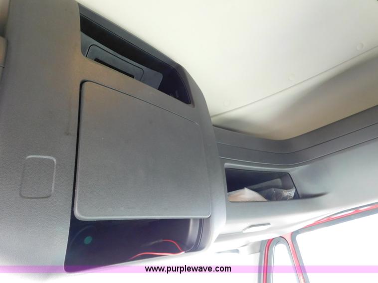 image for item J7491 2012 International ProStar semi truck