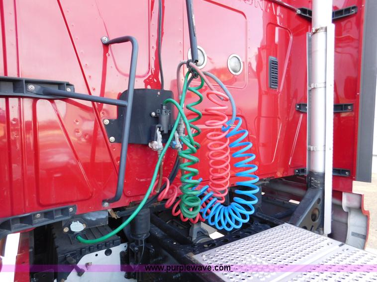 image for item J7491 2012 International ProStar semi truck