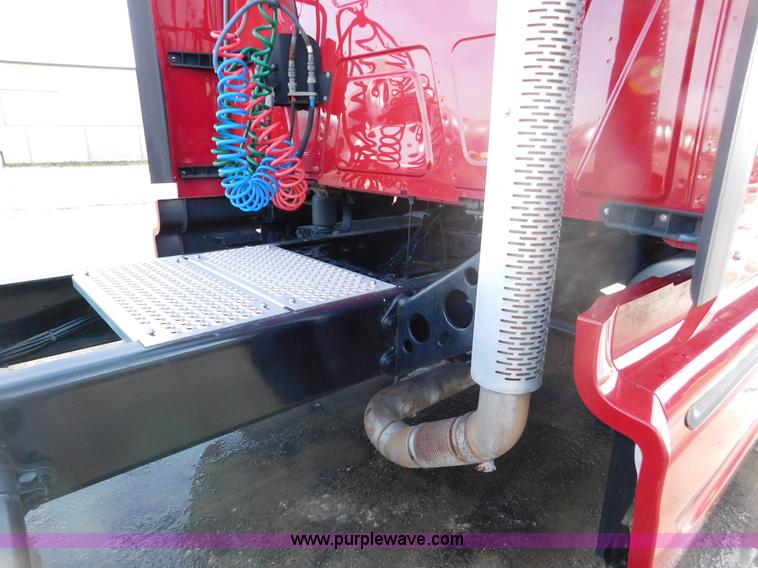 image for item J7491 2012 International ProStar semi truck