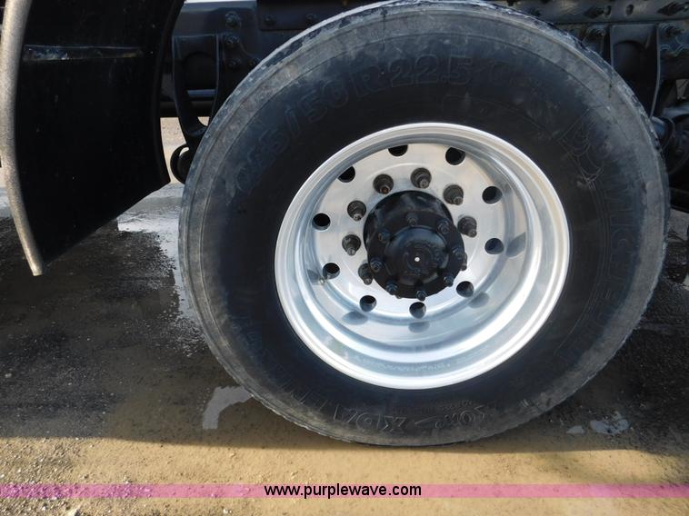 image for item J7491 2012 International ProStar semi truck