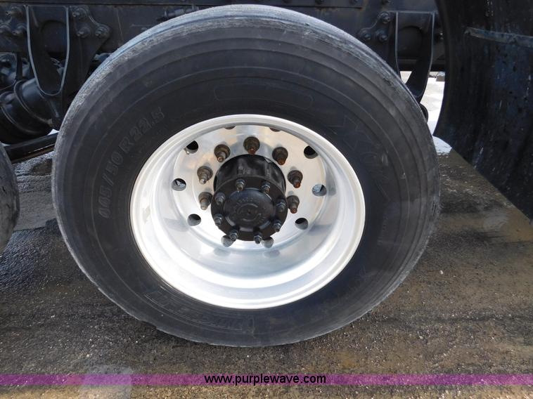 image for item J7491 2012 International ProStar semi truck