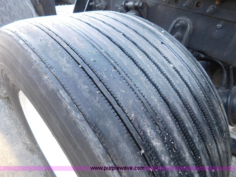 image for item J7491 2012 International ProStar semi truck