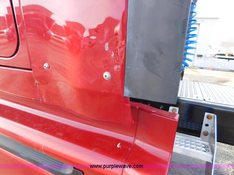 image for item J7491 2012 International ProStar semi truck