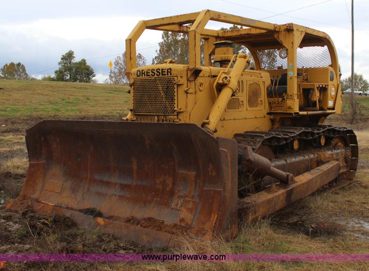 image for item J7749 1968 International TD25C dozer