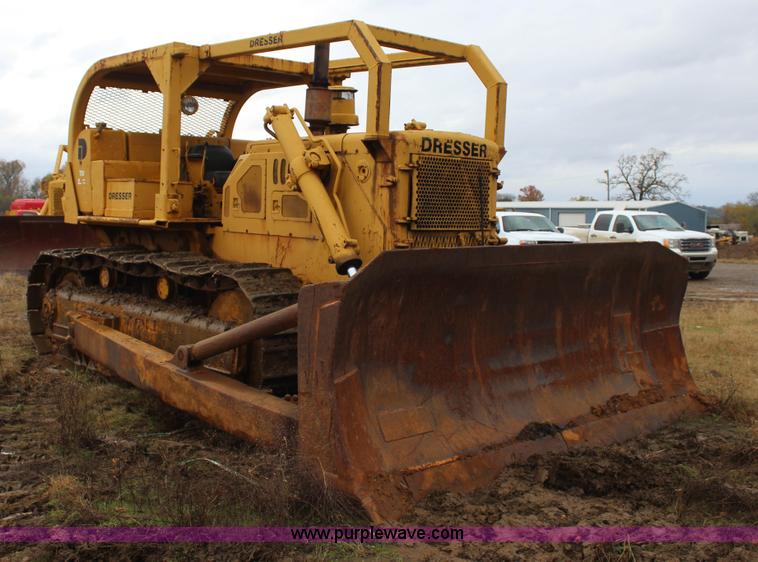 image for item J7749 1968 International TD25C dozer