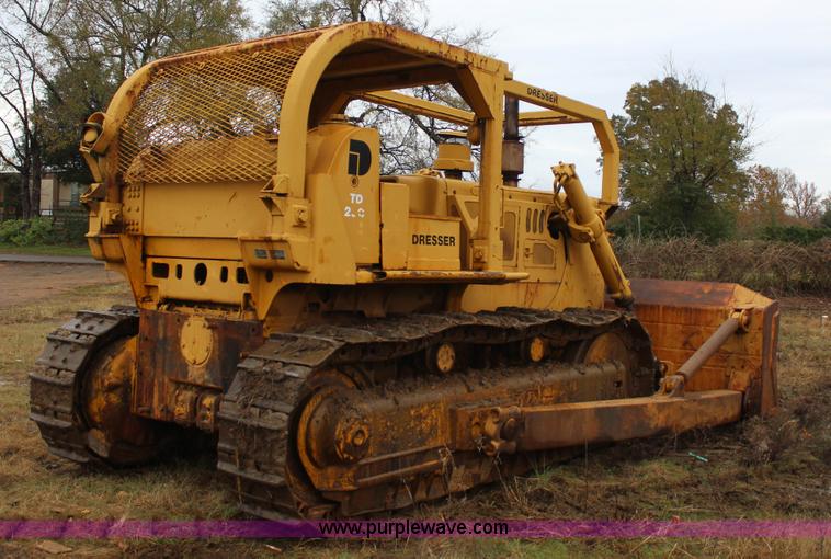 image for item J7749 1968 International TD25C dozer