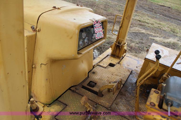 image for item J7749 1968 International TD25C dozer