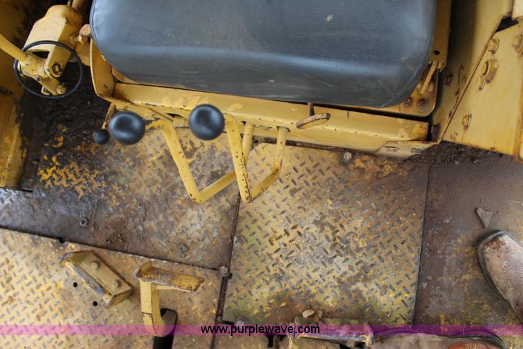 image for item J7749 1968 International TD25C dozer