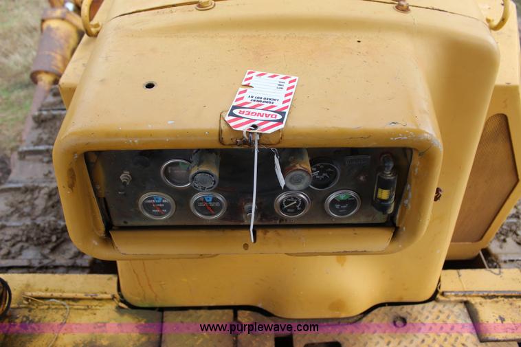 image for item J7749 1968 International TD25C dozer