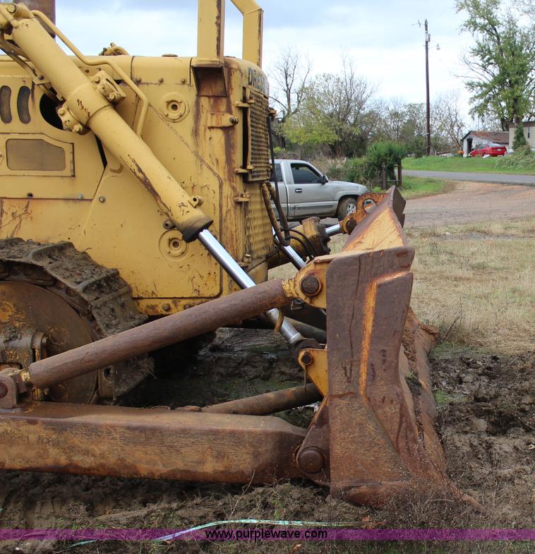 image for item J7749 1968 International TD25C dozer