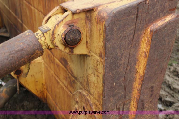 image for item J7749 1968 International TD25C dozer