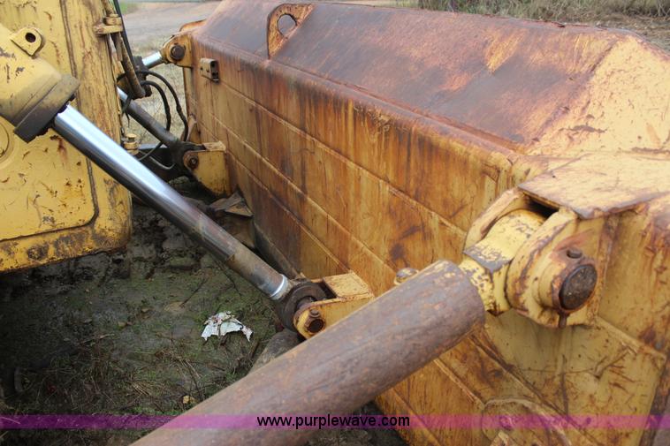 image for item J7749 1968 International TD25C dozer