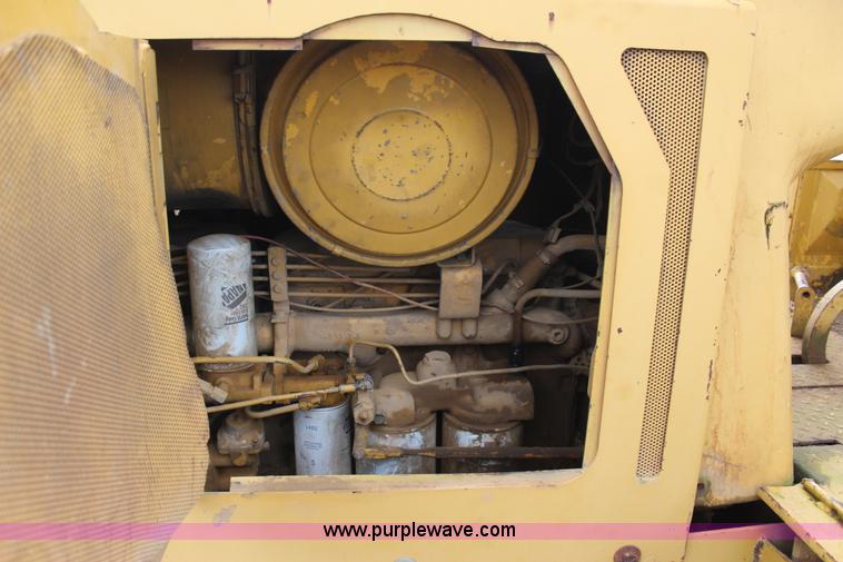 image for item J7749 1968 International TD25C dozer