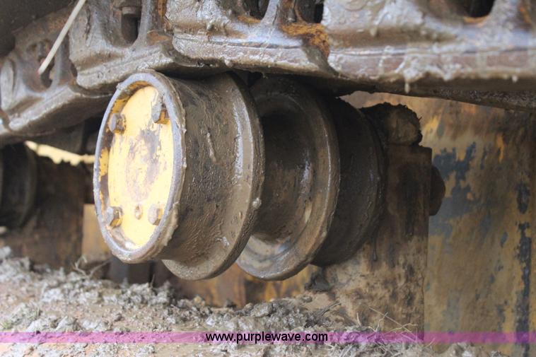 image for item J7749 1968 International TD25C dozer