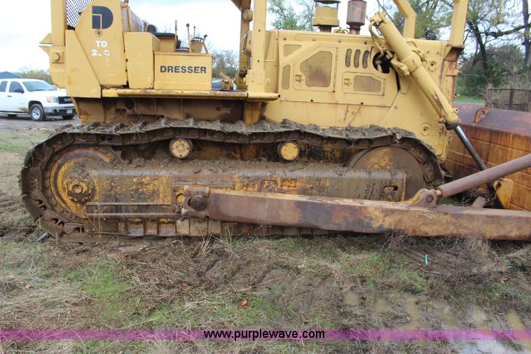 image for item J7749 1968 International TD25C dozer