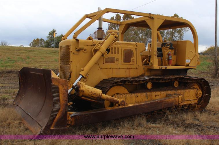 image for item J7750 1971 International TD25C dozer