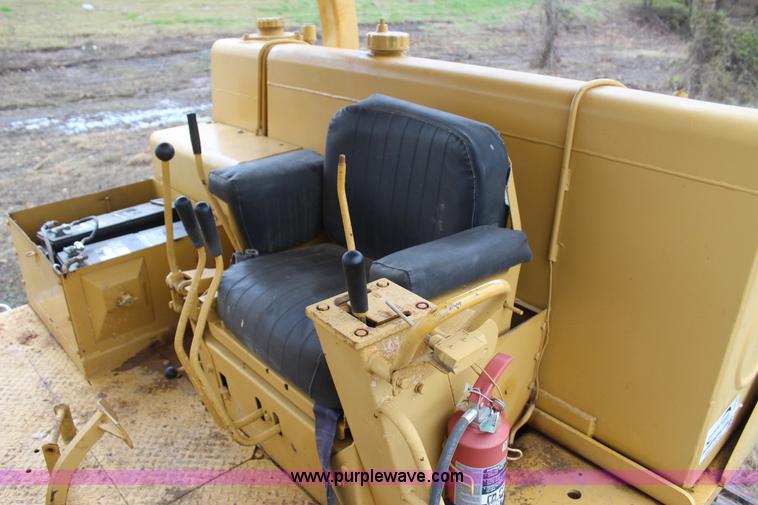 image for item J7750 1971 International TD25C dozer