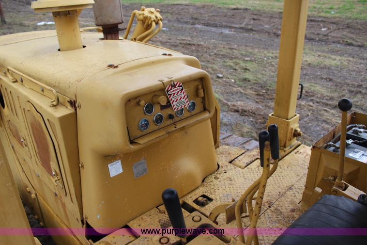 image for item J7750 1971 International TD25C dozer