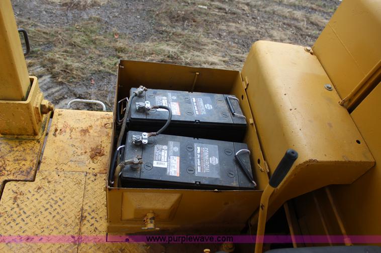 image for item J7750 1971 International TD25C dozer