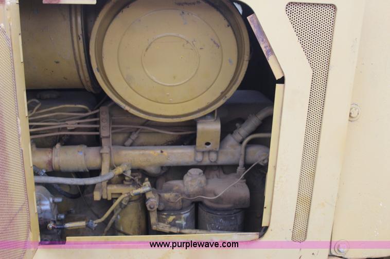 image for item J7750 1971 International TD25C dozer