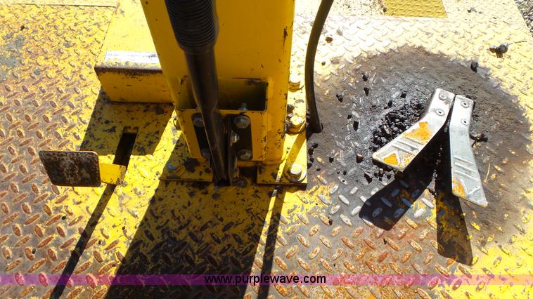 image for item J8410 Superior Broom DT80J broom