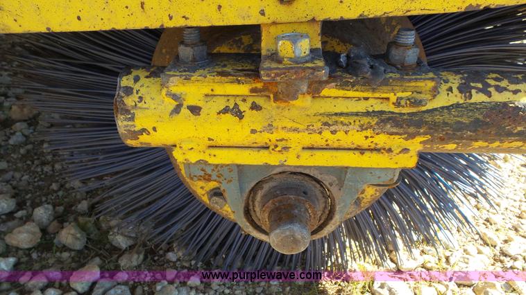 image for item J8410 Superior Broom DT80J broom