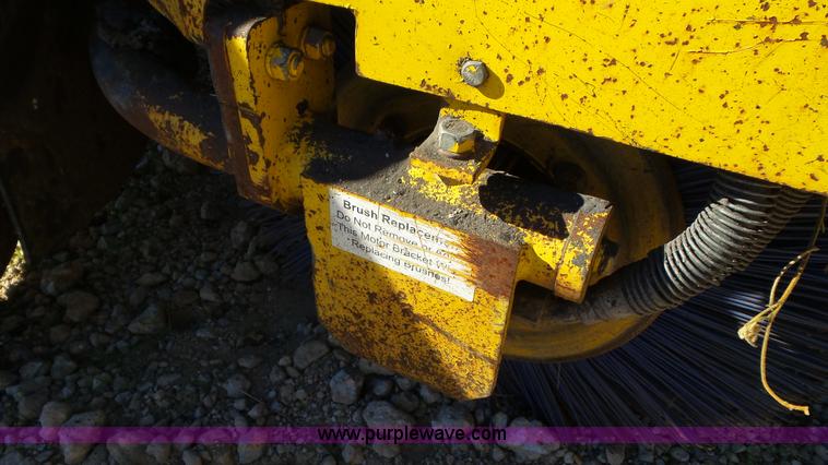 image for item J8410 Superior Broom DT80J broom