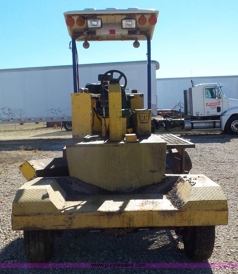 image for item J8411 Superior Broom DT80J broom