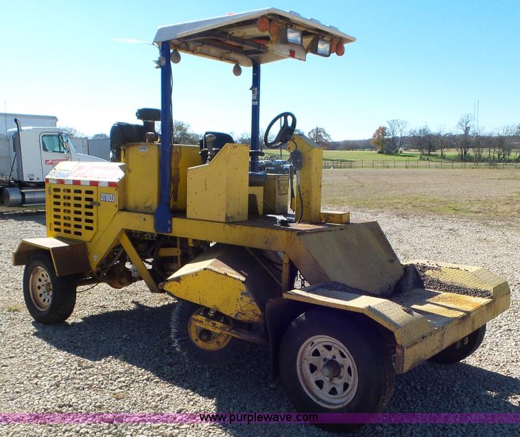 image for item J8411 Superior Broom DT80J broom