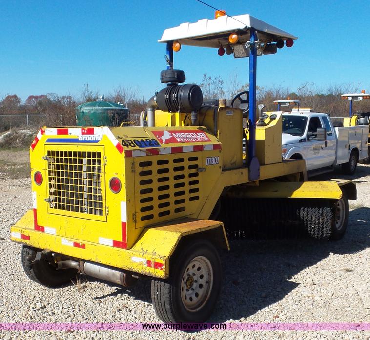 image for item J8411 Superior Broom DT80J broom