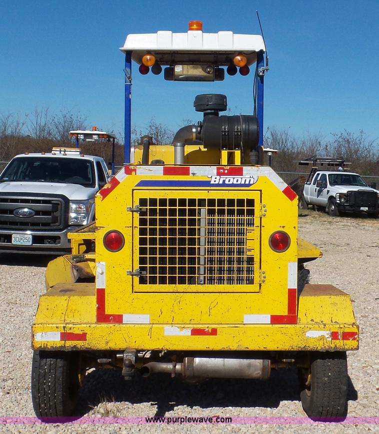 image for item J8411 Superior Broom DT80J broom