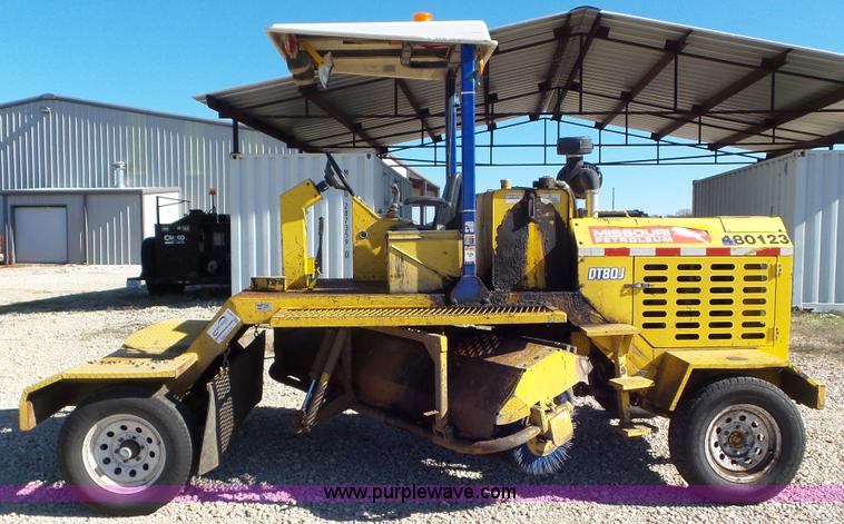 image for item J8411 Superior Broom DT80J broom