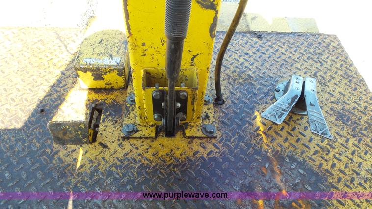 image for item J8411 Superior Broom DT80J broom