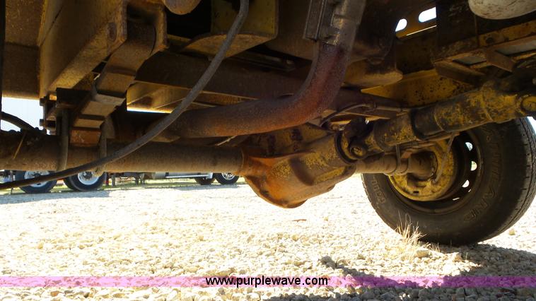 image for item J8411 Superior Broom DT80J broom