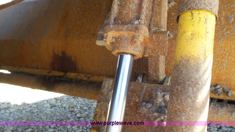 image for item J8411 Superior Broom DT80J broom