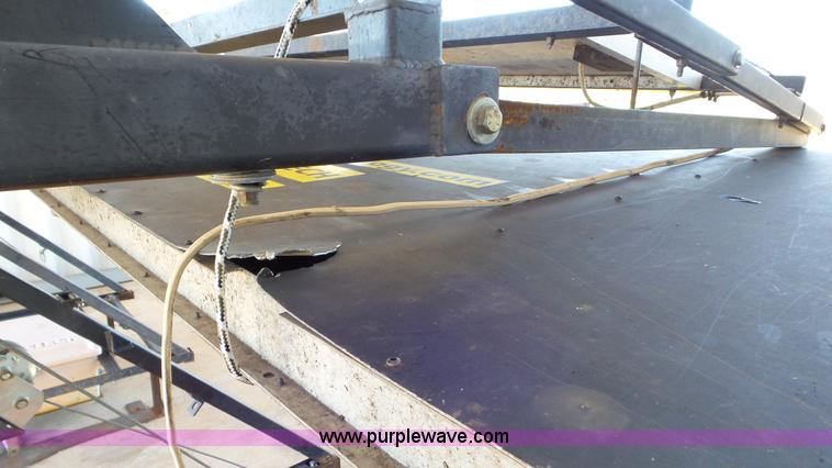 image for item J8412 2004 Solar Tech arrow board