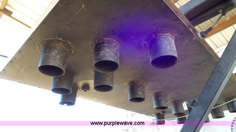 image for item J8412 2004 Solar Tech arrow board