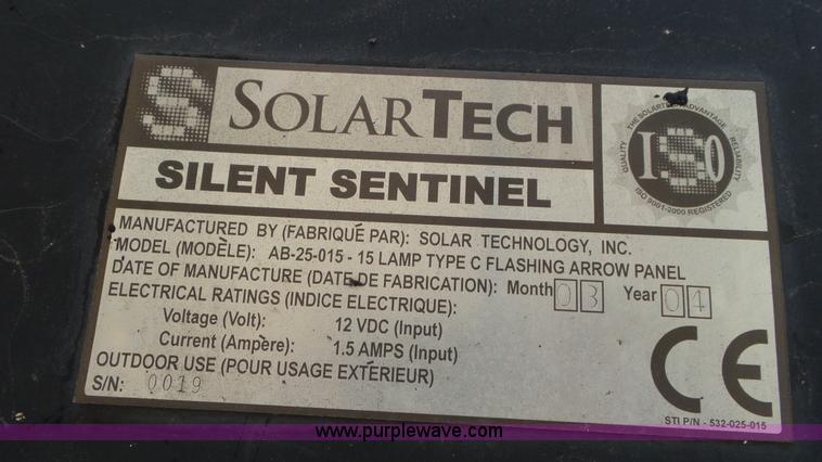 image for item J8412 2004 Solar Tech arrow board