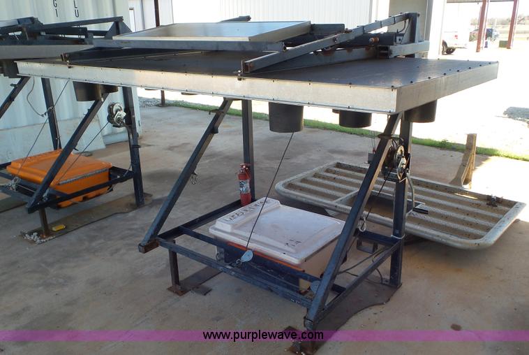 image for item J8413 Solar Tech arrow board