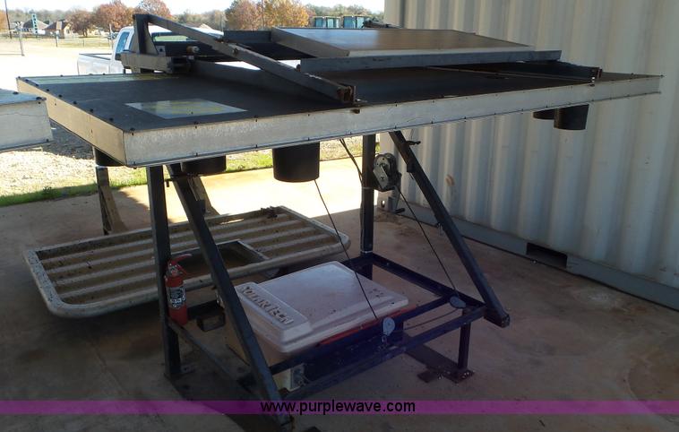 image for item J8413 Solar Tech arrow board